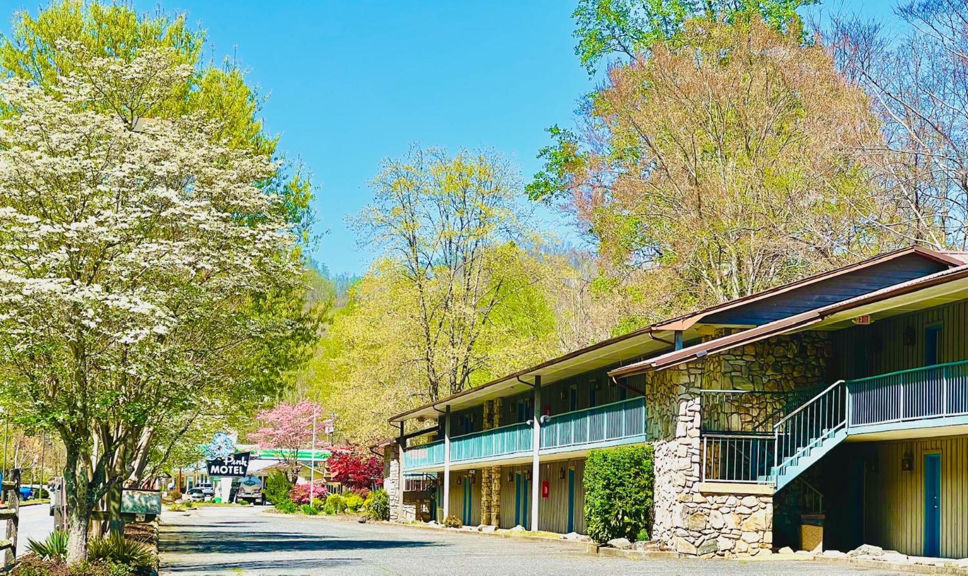 Newfound Lodge On The River Cherokee Exteriör bild